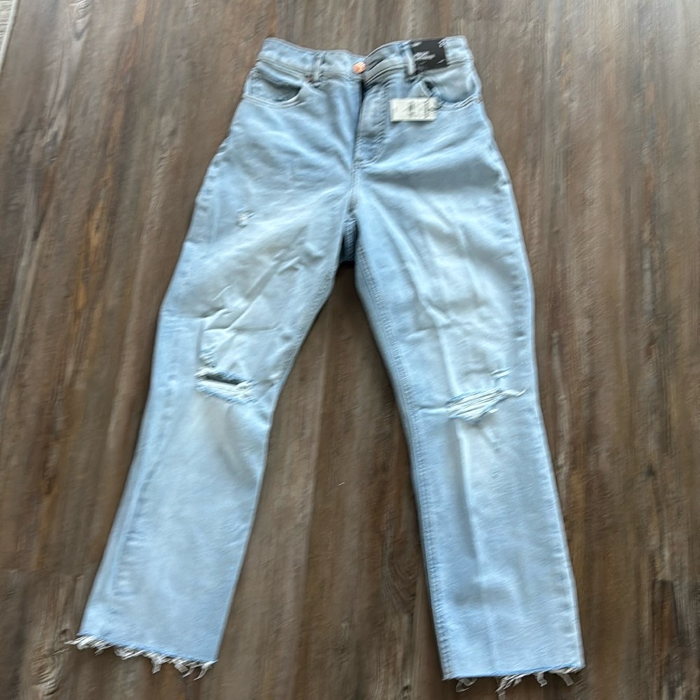 Brand new! Women’s Express curvy mom jeans super high rise size 2